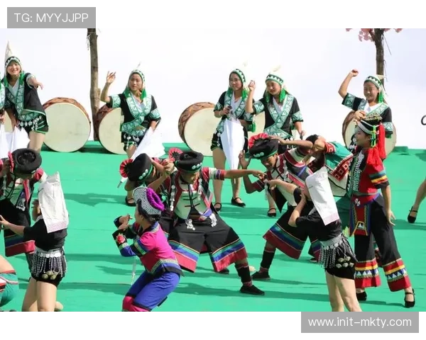 哈尼诺曼之战第二回合现精彩击倒，哈尼左勾拳奠定胜局