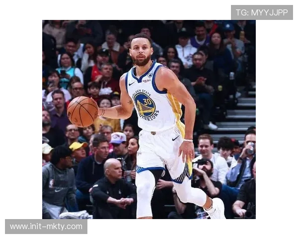 勇士库里第三节6中6砍15分，率队末节发力锁定两连胜