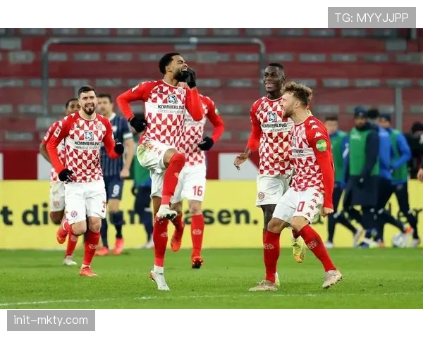 速报：奥格斯堡1-0小胜美因茨，脱离降级区